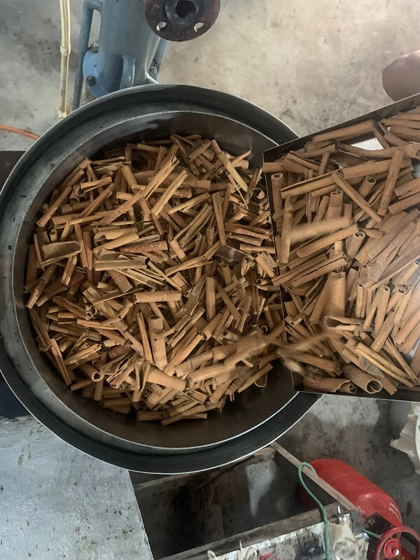 cinnamon-essential-oil-manufacturer-in-india