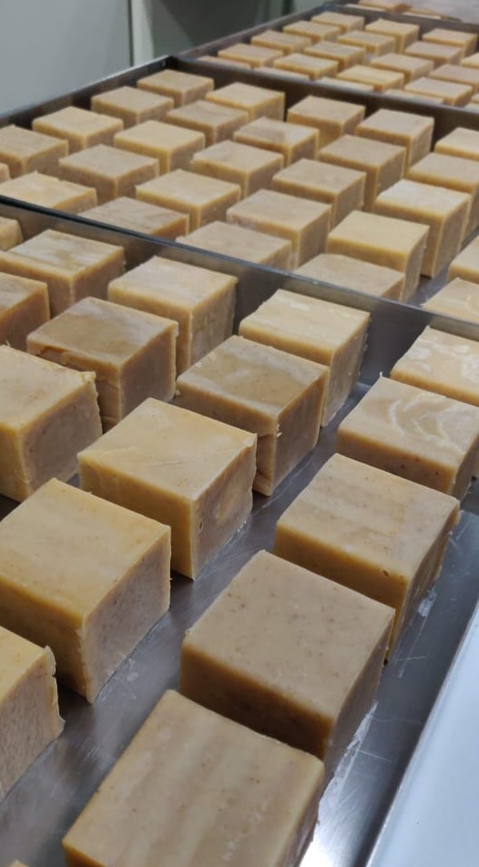 cold-prossed-soaps-manufacturering-at-aadhunik-ayurveda