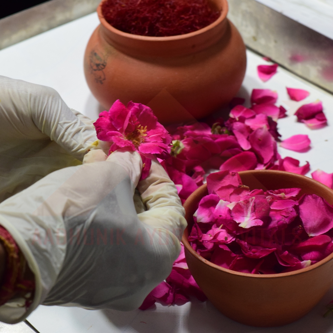top-most-rose-water-manufacturer-in-india.jpg